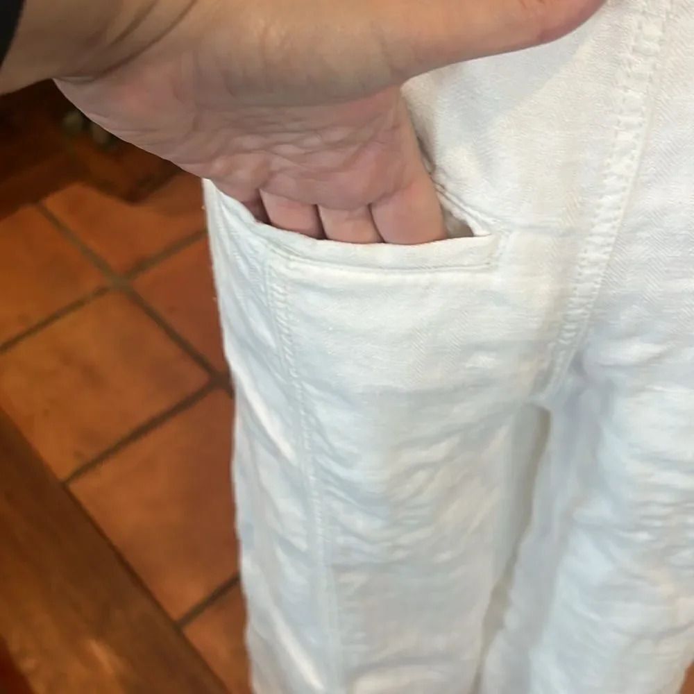 Free People Off-White Linen Wide Leg Pleated Buckle Pants, size 4 - Picture 7 of 10